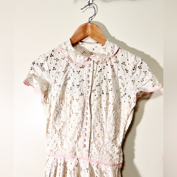 True vintage 1940s creamy white eyelet lace gown dress from Devore Vintage - Picture 6 of 16